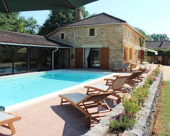 Renovated stone house with swimming pool, quiet in the countryside, air conditioned, wifi - Montcabrier - Piscina