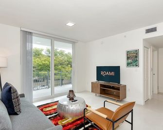 Roami at Grove 27 - Miami