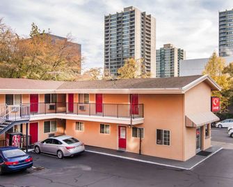 Econo Lodge Portland Downtown - Portland - Edificio