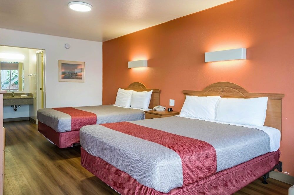 Motel 6 Concord Ca - Concord - Bedroom
