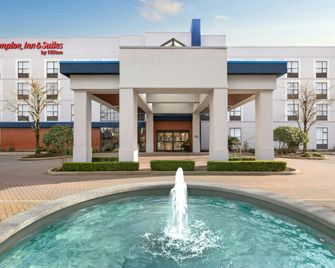 Hampton Inn & Suites by Hilton Langley-Surrey - Суррей - Будівля