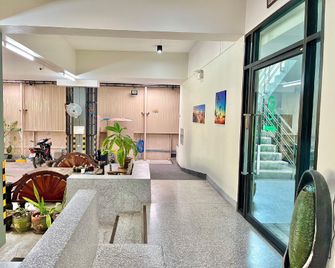 The Gun Hotel Premium - Surin - Lobby