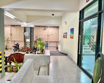 The Gun Hotel Premium - Surin - Lobby