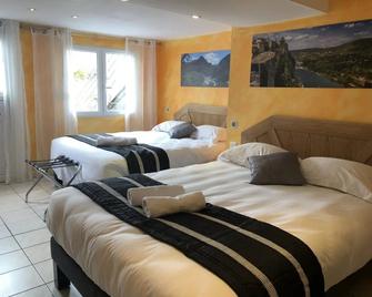 Logis Hôtel Restaurant Bellevue - Bourg-Saint-Andéol - Schlafzimmer