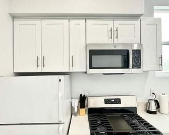 The Peaceful Escape in the Heart of the City - Ontario - Kitchen