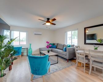 Beautiful 2 BR Home w/ Garage Parking On Premises - San Diego - Wohnzimmer