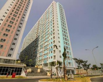 OYO Life 93139 Apartemen Grand Sentraland By Evi - Karawang - Edificio