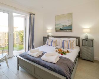 The Garden Flat - Aldeburgh - Bedroom