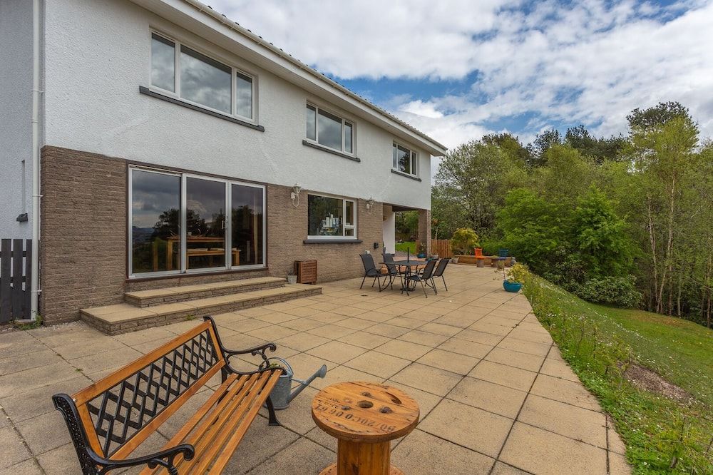 برايبورن جيست هاوس / بد آند بريكفاست - فورت ويليام - شرفة مرصوفة