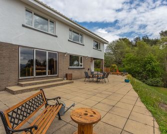 Braeburn Guesthouse - Fort William - Patio
