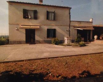 Country Villa Rentals - Corridonia - Edificio