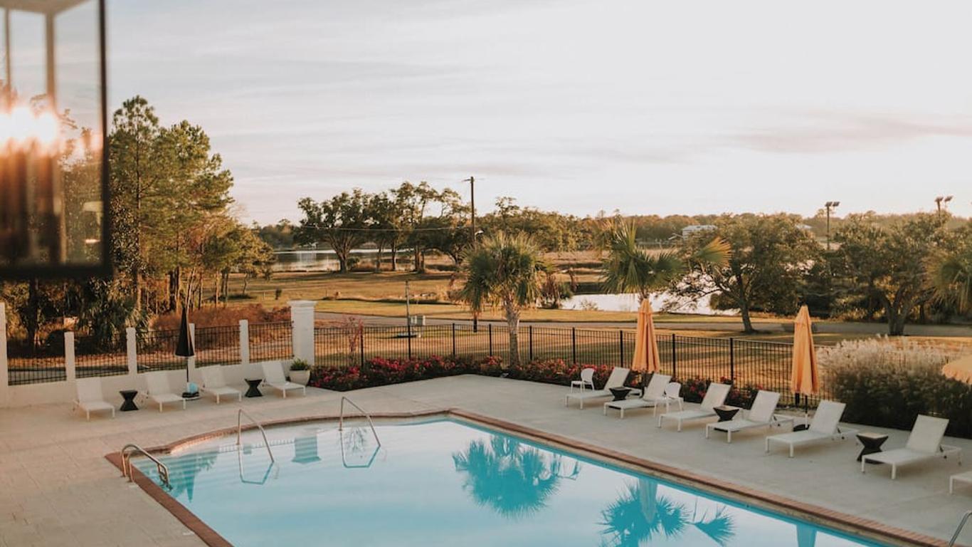 Gulf Hills Hotel & Conference Center