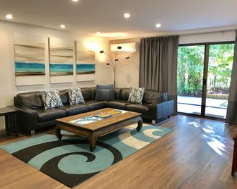 Noosa Boutique Apartments & Elkhorn Villas - Noosa Heads - Salon