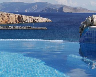 Vrahos Boutique Hotel - Folegandros