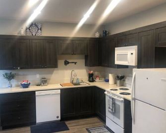 3143 Dover #1 · New Modern Quality Apartment #1-Goodson - Longview - Kitchen