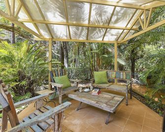 Azura Beach House B&B - Port Macquarie - Patio