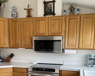 Get-Away Guest House - Comfy Home Near Park City - Kamas - Kitchen