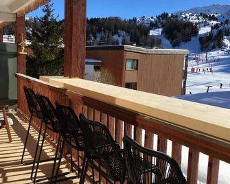 Renovated Ski-In/Ski-Out Apartment - Immeuble Everest, Plagne-centre - La Plagne-Tarentaise - Balcon