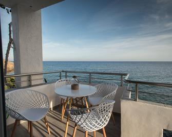 Get up, have breakfast and enjoy the fantastic sea view! - Lentas - Balcony