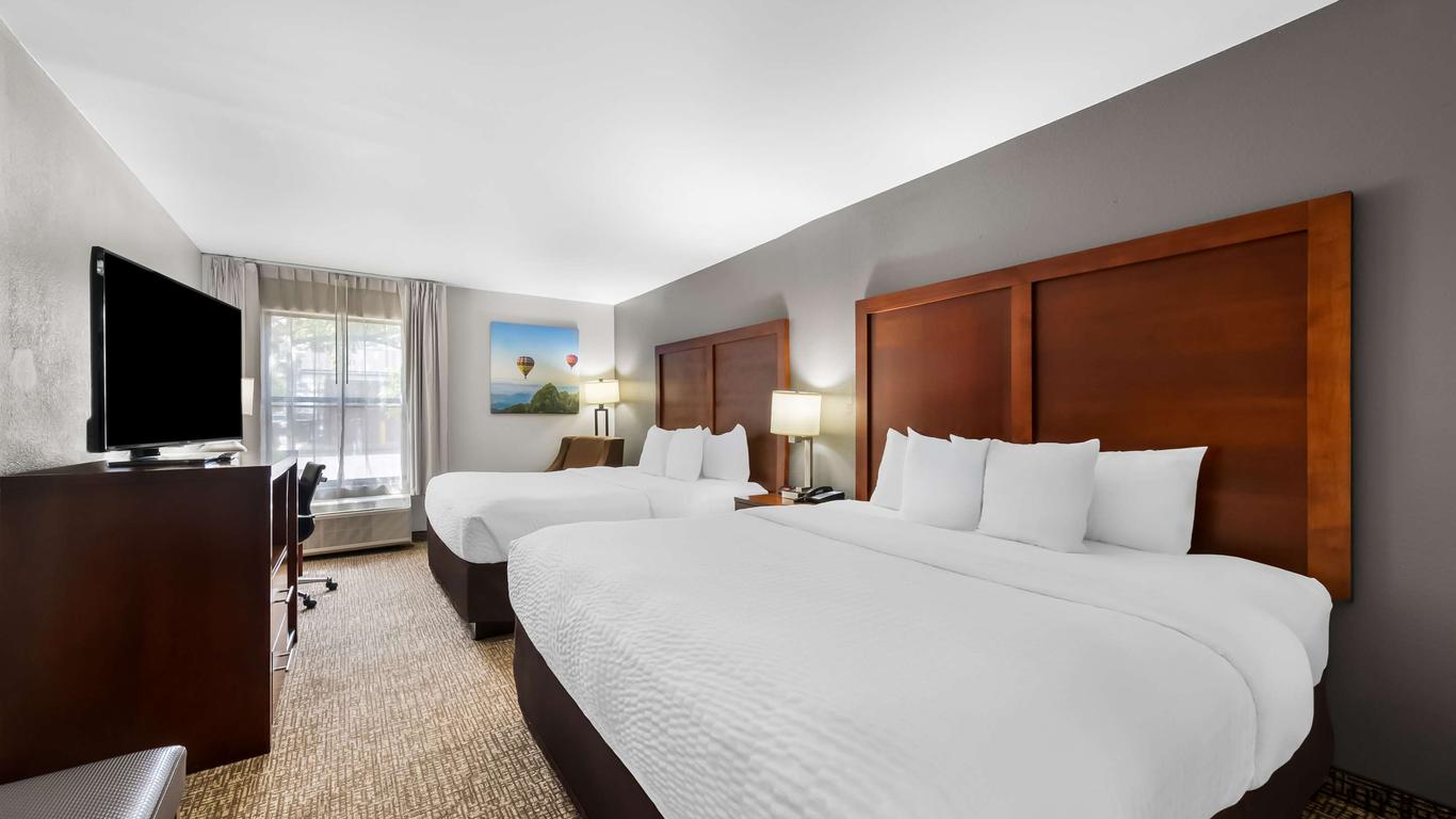 Clarion Pointe Apex - Holly Springs