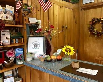 Homestead Inn - Blowing Rock - Blowing Rock - Front desk