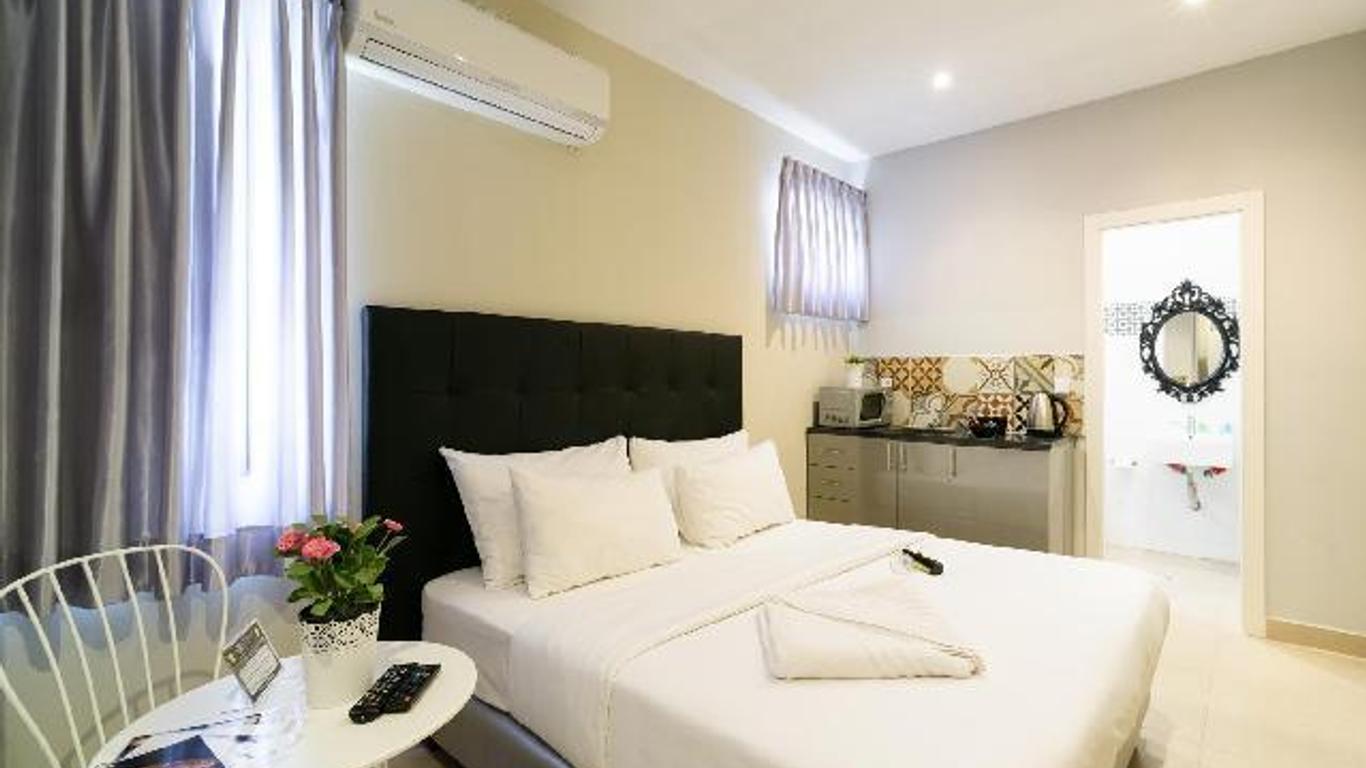 Crown Sea Apart hotel