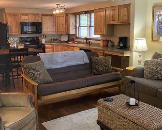 Elegant Cammi’s Retreat in the perfect location - Lebanon