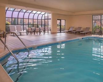 Best Value, Quality Stay! Near Hyper Kidz, Pets are Allowed Here, w/ Pool! - Columbia - Zwembad