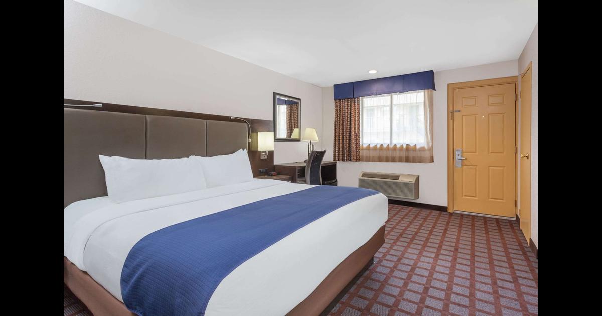 Days Inn by Wyndham Woodbury Long Island in Woodbury, the United States from 75 Deals, Reviews