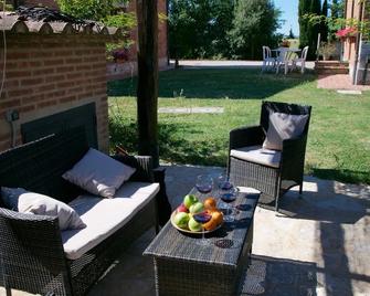Gorgeous Farmhouse With Pool in Castelnuovo Berardenga - Кастельнуово-Берарденга - Патіо