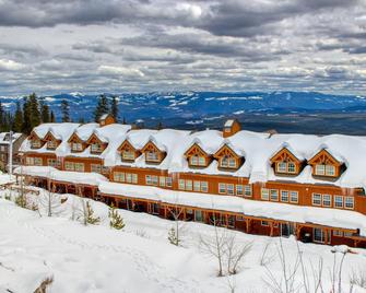 3 Br 3 Bath Ski In Ski Out With Private - Big White - Building