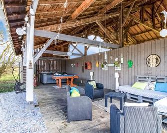 Cozy Home In Savignac-Sur-Leyze - Monflanquin - Innenhof