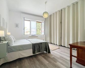 Nena House by Holiday World - Arenzano - Camera da letto