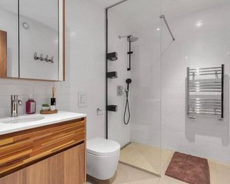 Premium Downtown Queen Apartment Kartuli - Reykjavík