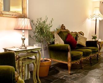 Jolyons at No. 10 - Cardiff - Lounge