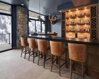 Elegant Mountain Retreat with Stunning Views | Heated Pool and Prime Ski Access - Alta - Bar