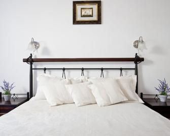 The Best - Perissa - Habitación