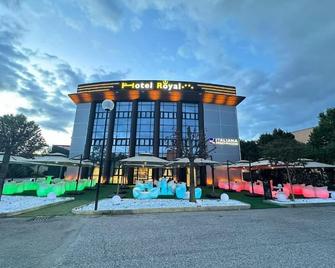 Hotel Royal - Faenza - Building