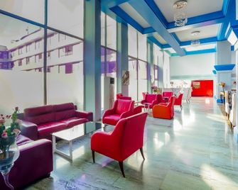 Townhouse Royal Palms Shared Serviced Apartment - Bombay - Lobby