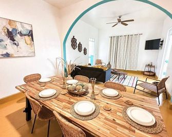 Centrally Located Beach and Restaurant Centric - Cabo Rojo - Dining room