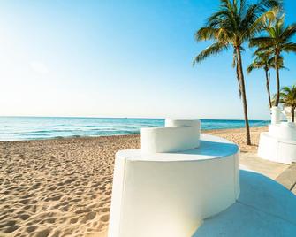 Exceptional Home 8 minutes from the Beach and all the Ft. Lauderdale Action! - Fort Lauderdale - Beach