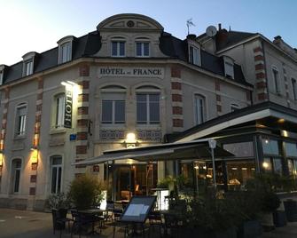 Hotel de France Restaurant Tast'vin - בון - בניין