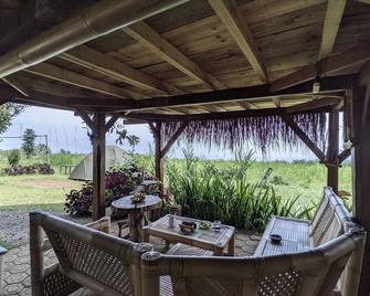 Landeuh Savana Pangrango Camp and Cottage by ABM - Tapos - Patio