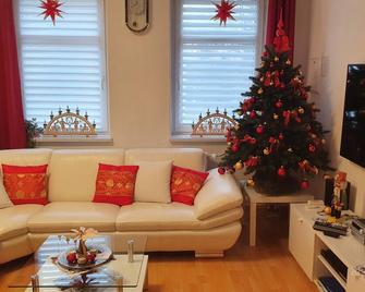Ferienwohnung Anna mitten im Erzgebirge - Annaberg-Buchholz - Wohnzimmer