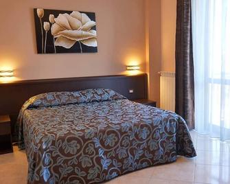 Affittacamere Villa Bisceglia - Monte Sant'Angelo - Camera da letto