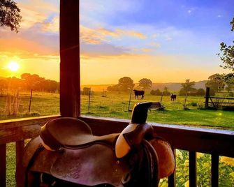 Beautiful Place! New Pool Relaxing, Peaceful, Meticulous Cleaned. Firepit, Grill - Alpine - Balkon