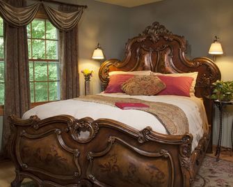 Hidden Serenity Bed and Breakfast - West Bend