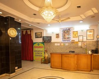 Hotel Dimple International - Udaipur - Front desk