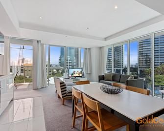 Gold Coast Private Apartments - H Residences, Surfers Paradise - Surfers Paradise - Dining room