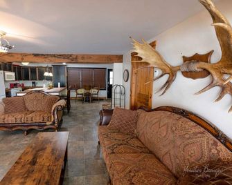 Beautiful All Season Cottage on Remi Lake - Kapuskasing - Wohnzimmer